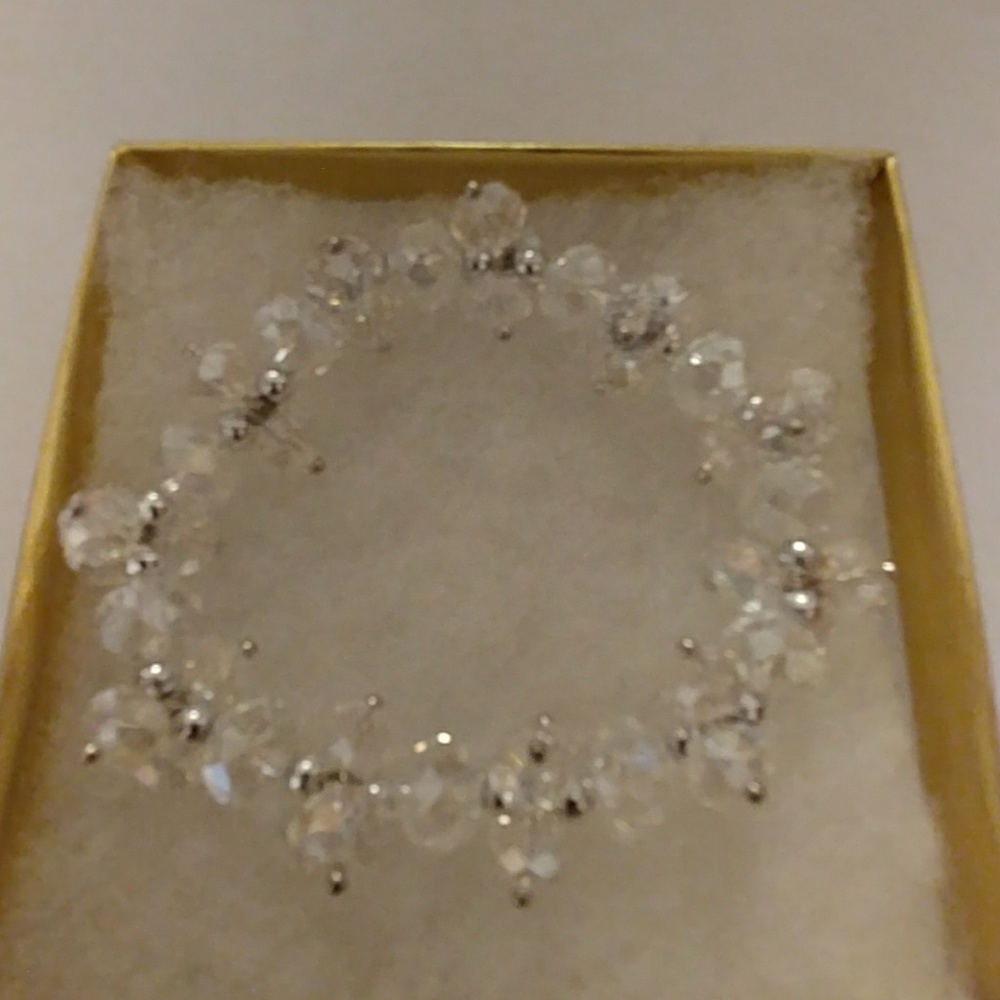 🔥CLEARANCE! Crystal Clear Metallic Bracelet - Picture 7 of 8